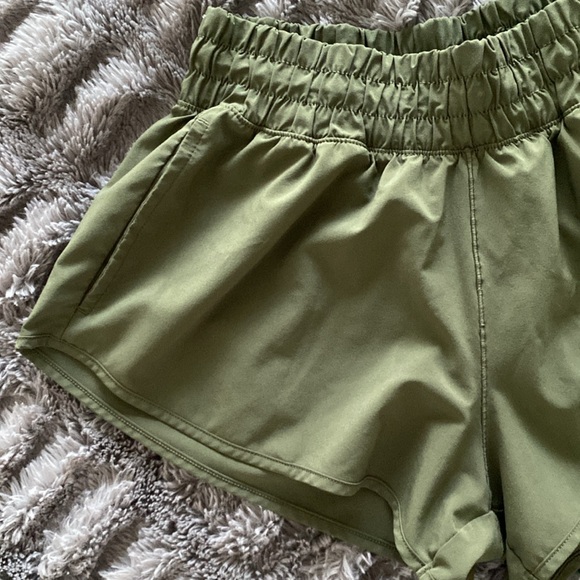 OFFLINE by Aerie Shorts - Picture 2 of 4